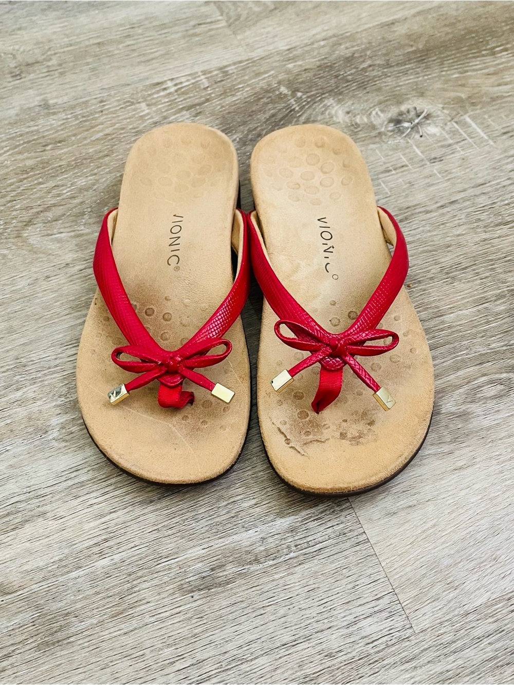 Vionic Red Bow Flip Flop Sandals Women’s Size 9
